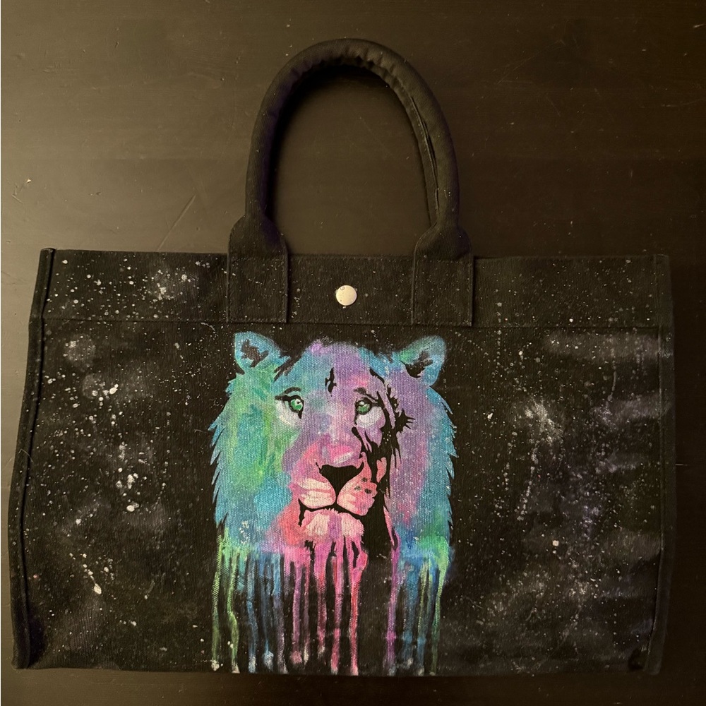 Quilted Koala East-West Tote Black with Handpainted Lion & Splatter Design